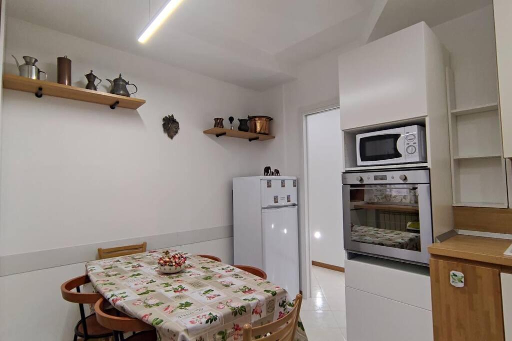 Elegante Alloggio Zona Storica Lecco Εξωτερικό φωτογραφία